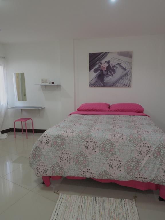 Bed and Breakfast Banmeesukko à Phitsanulok Extérieur photo
